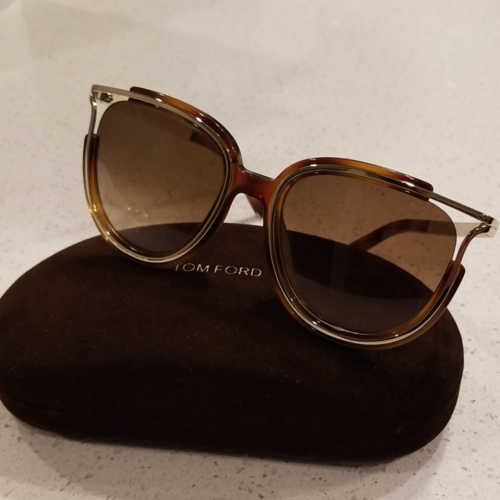 Fabulous pair of Chloe Sunglasses